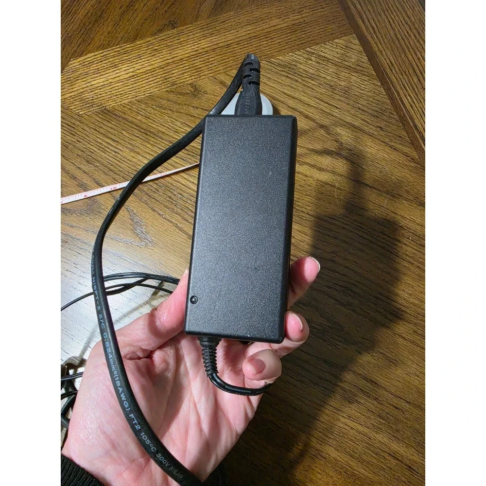 Switching Adapter M180280B911 18V 2800mA AC DC Power Supply Charger Black